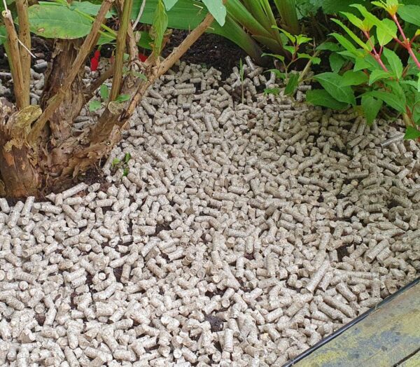Slug Less Straw Pellets 5L