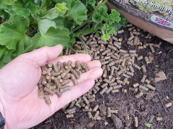 Slug and Snail Straw Pellets with Neem 5L